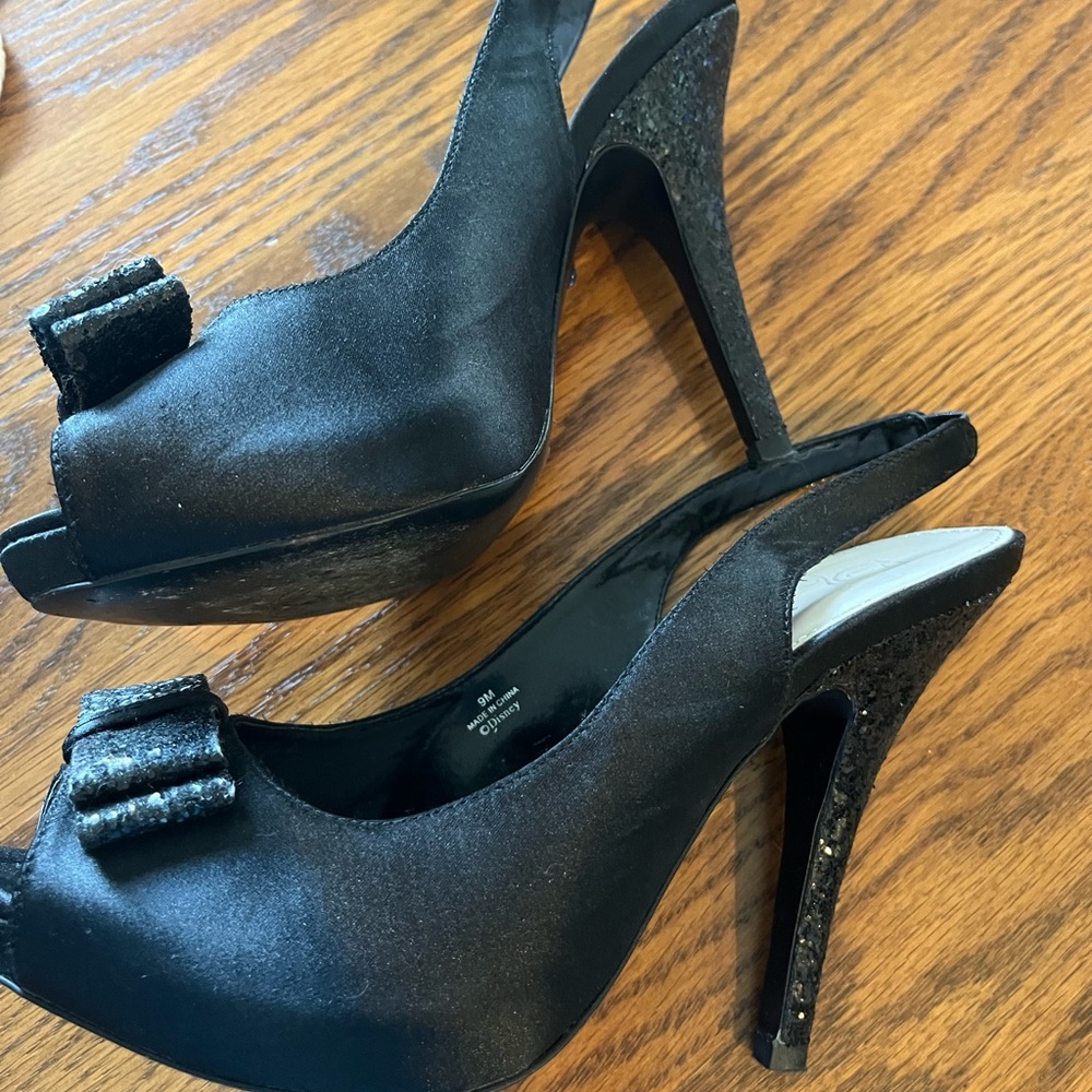 Beautiful Disney heels worn once - Picture 3 of 8